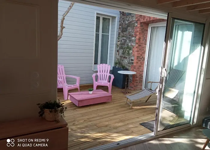 Holiday home T2 A 2 Pas De La Granville